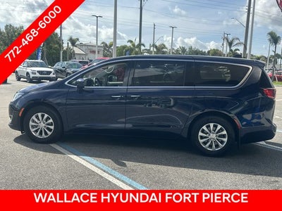 2020 Chrysler Pacifica Touring