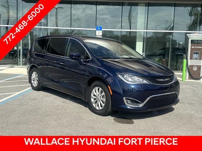 2020 Chrysler Pacifica Touring