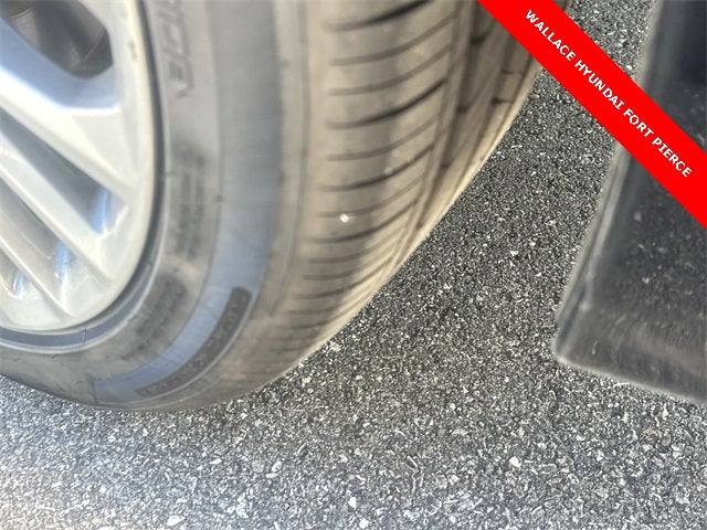 2022 Toyota Avalon Hybrid Limited