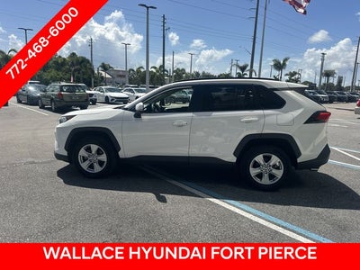 2020 Toyota RAV4 XLE