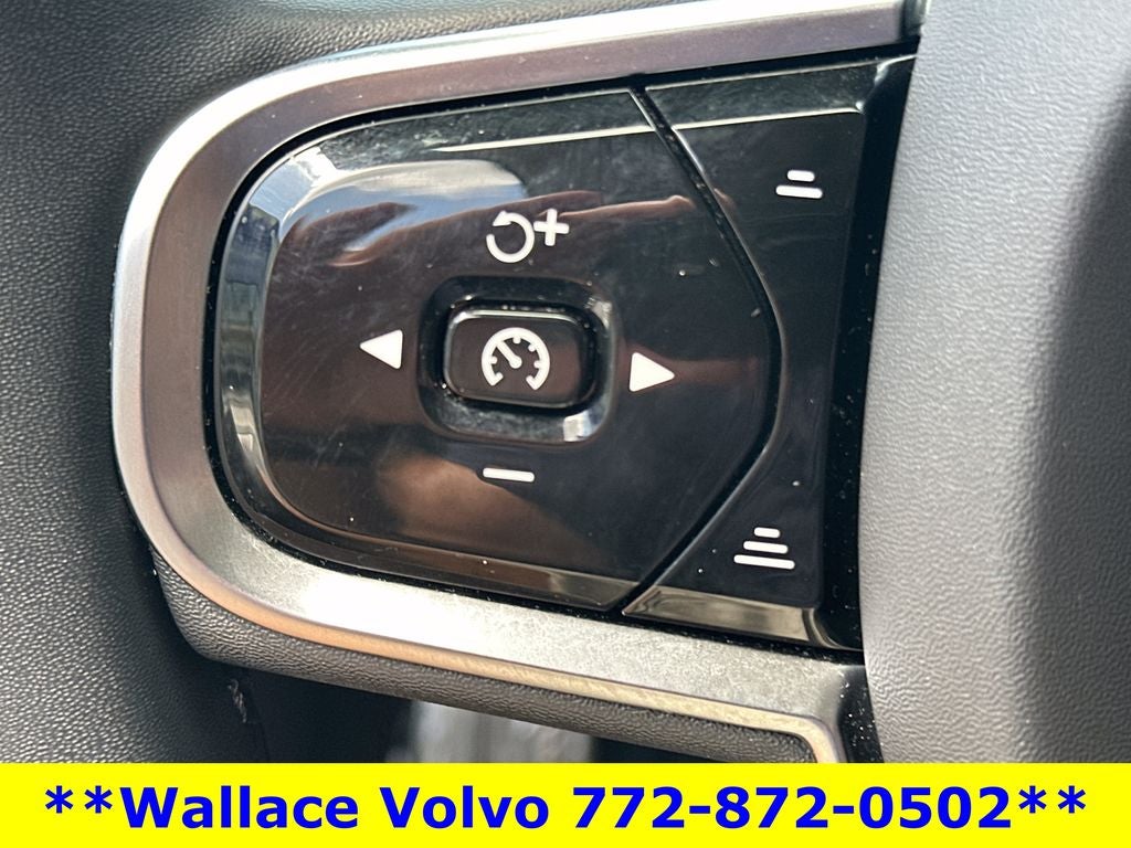 2023 Volvo S60 B5 Plus Dark Theme