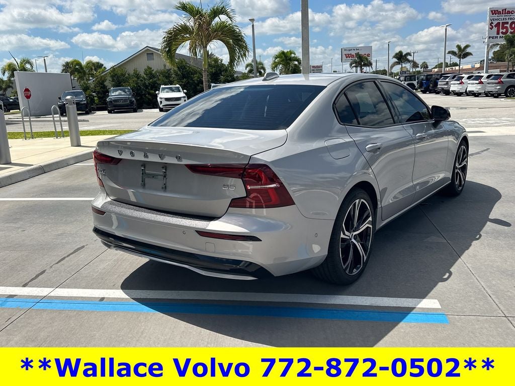 2023 Volvo S60 B5 Plus Dark Theme