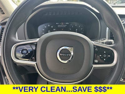 2022 Volvo XC90 T5 Momentum