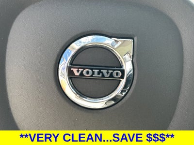 2022 Volvo XC90 T5 Momentum