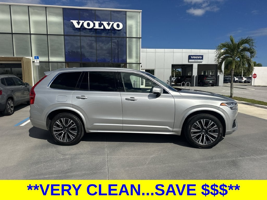 2022 Volvo XC90 T5 Momentum