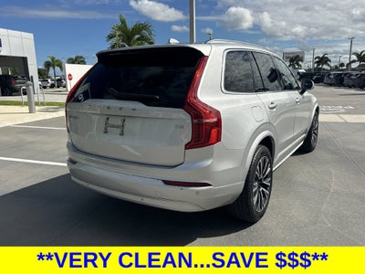 2022 Volvo XC90 T5 Momentum