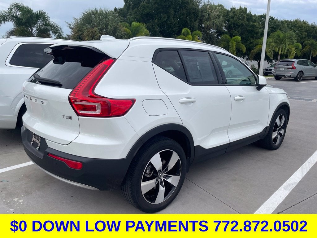 2021 Volvo XC40 Momentum