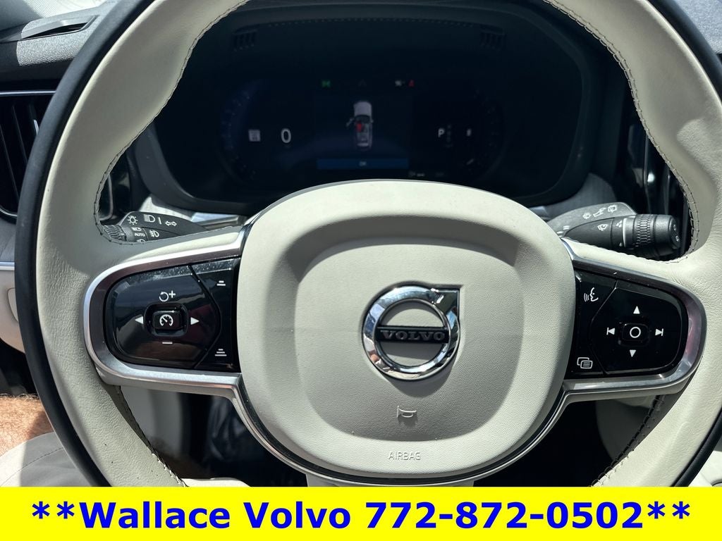 2023 Volvo XC60 B5 Plus Bright Theme