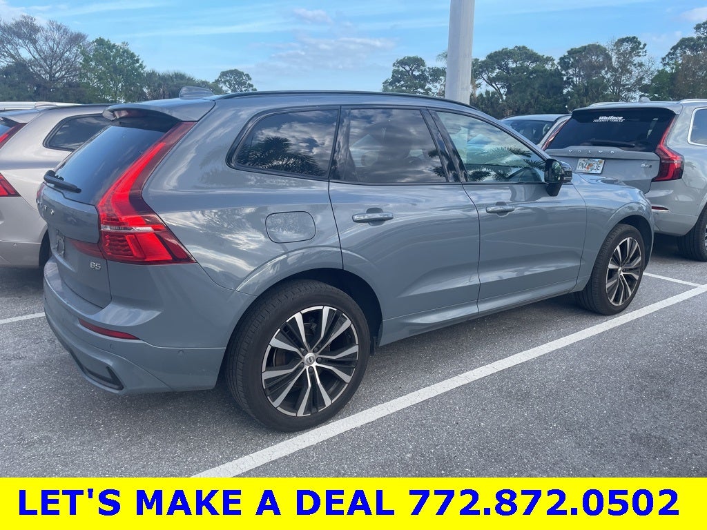 2023 Volvo XC60 B5 Plus Dark Theme