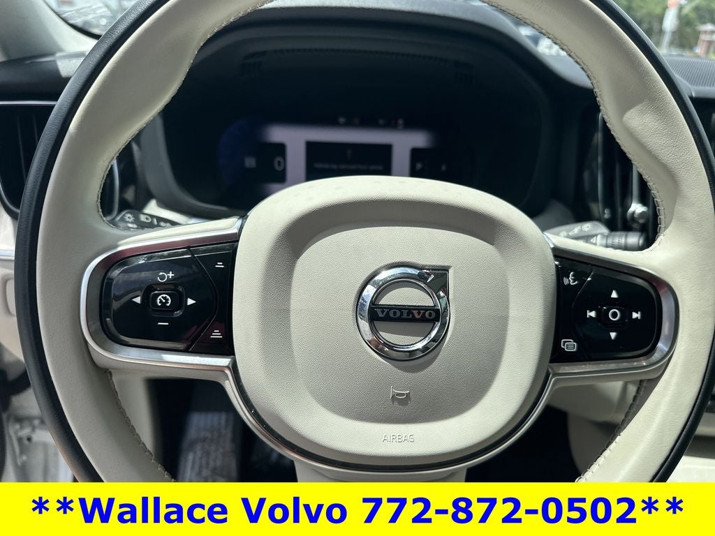 2024 Volvo XC60 B5 Plus Dark Theme