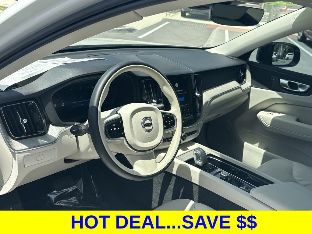 2024 Volvo XC60 B5 Plus Dark Theme