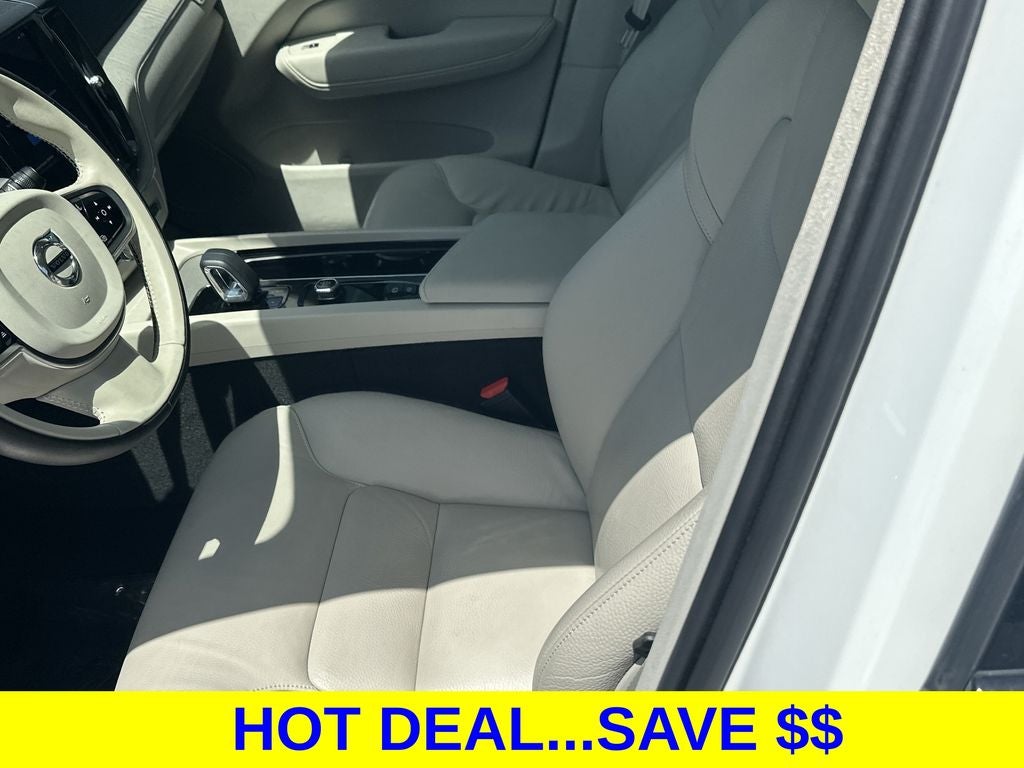 2024 Volvo XC60 B5 Plus Dark Theme