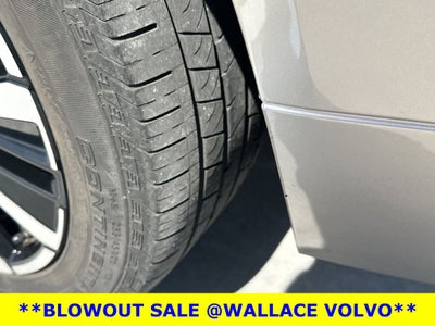 2024 Volvo XC60 B5 Ultimate Dark Theme
