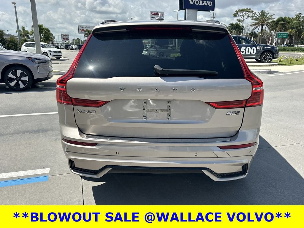2024 Volvo XC60 B5 Ultimate Dark Theme