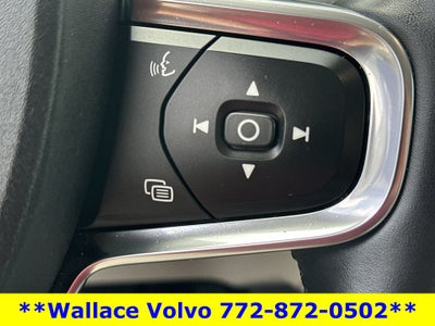 2023 Volvo XC40 B5 Plus Bright Theme