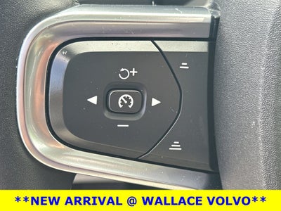 2023 Volvo XC40 B5 Plus Bright Theme