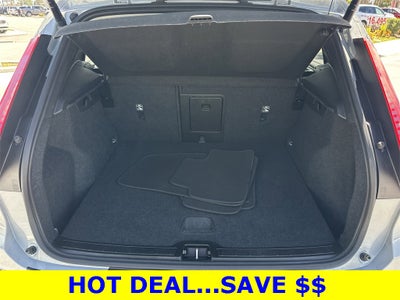 2025 Volvo XC40 B5 Core