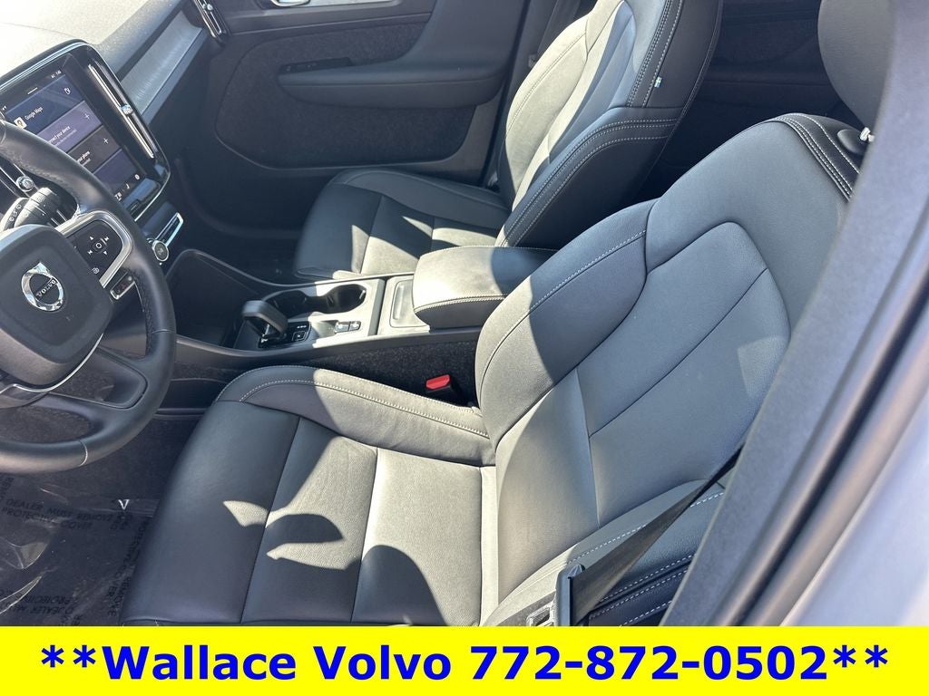2025 Volvo XC40 B5 Core