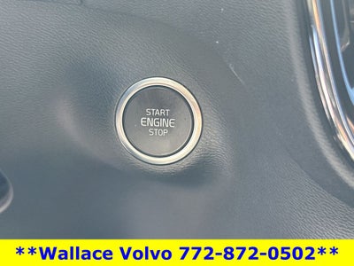 2025 Volvo XC40 B5 Core