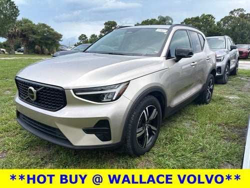 2024 Volvo XC40 B5 Core