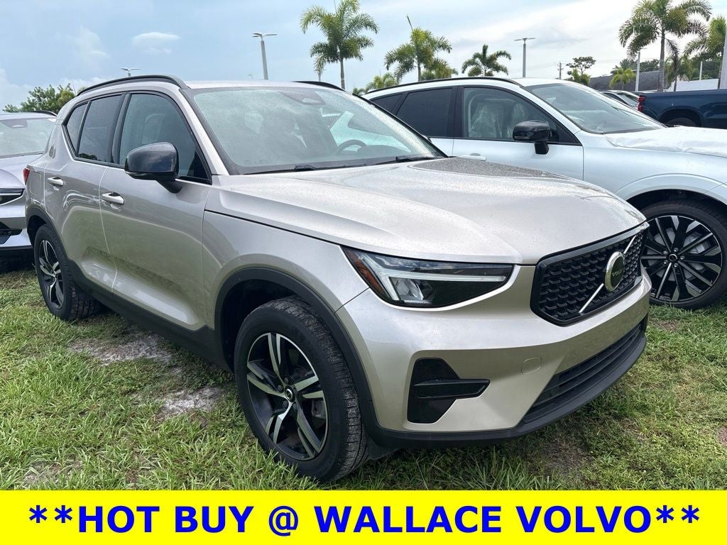 2024 Volvo XC40 B5 Core
