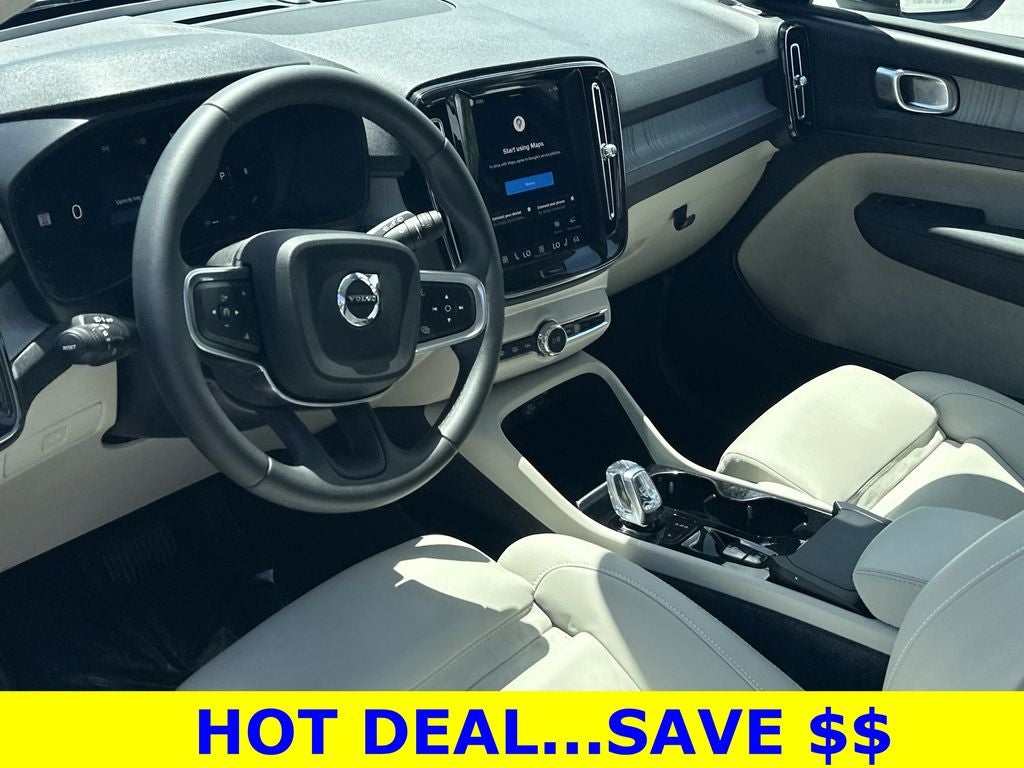 2024 Volvo XC40 B5 Plus Dark Theme