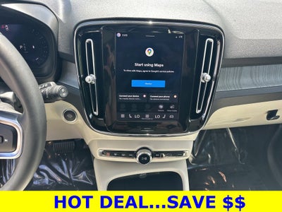 2024 Volvo XC40 B5 Plus Dark Theme