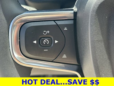 2024 Volvo XC40 B5 Plus Dark Theme