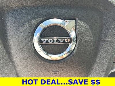 2024 Volvo XC40 B5 Plus Dark Theme