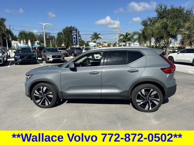 2023 Volvo XC40 B5 Plus Bright Theme