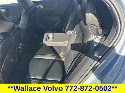 2023 Volvo XC40 B5 Plus Bright Theme
