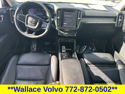 2023 Volvo XC40 B5 Plus Bright Theme
