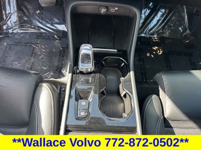 2023 Volvo XC40 B5 Plus Bright Theme