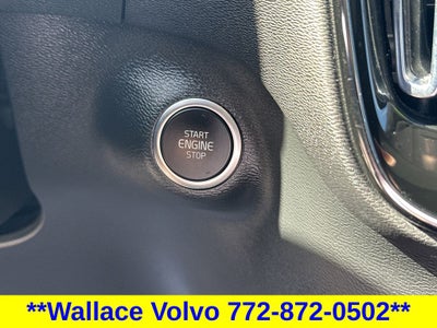 2023 Volvo XC40 B5 Plus Bright Theme