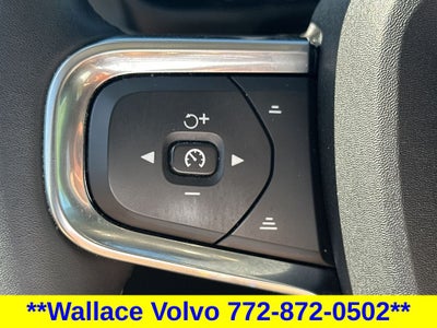 2023 Volvo XC40 B5 Plus Bright Theme