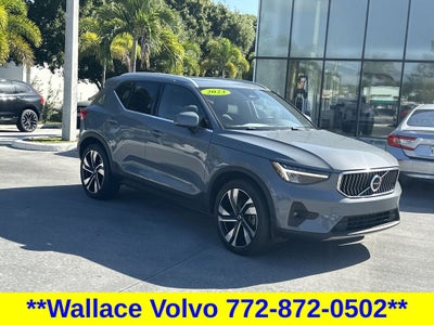 2023 Volvo XC40 B5 Plus Bright Theme