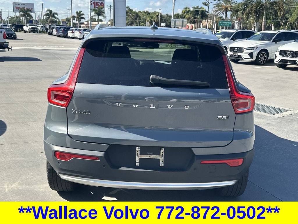 2023 Volvo XC40 B5 Plus Bright Theme