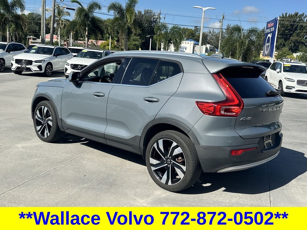 2023 Volvo XC40 B5 Plus Bright Theme