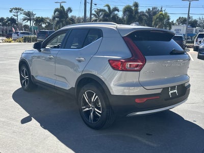 2025 Volvo XC40 B5 Core