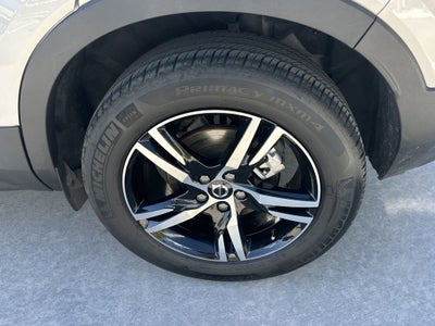 2025 Volvo XC40 B5 Core