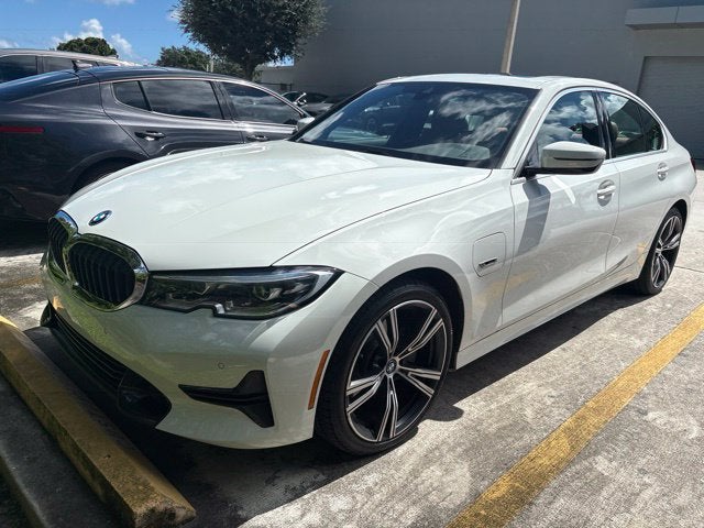 2022 BMW 3 Series 330e iPerformance