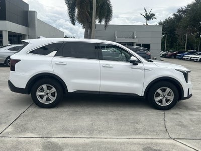 2025 Kia Sorento LX