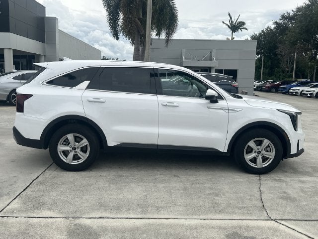 2025 Kia Sorento LX