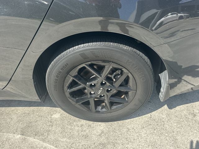2025 Kia K5 LXS