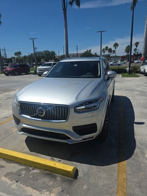 2022 Volvo XC90 T5 Momentum