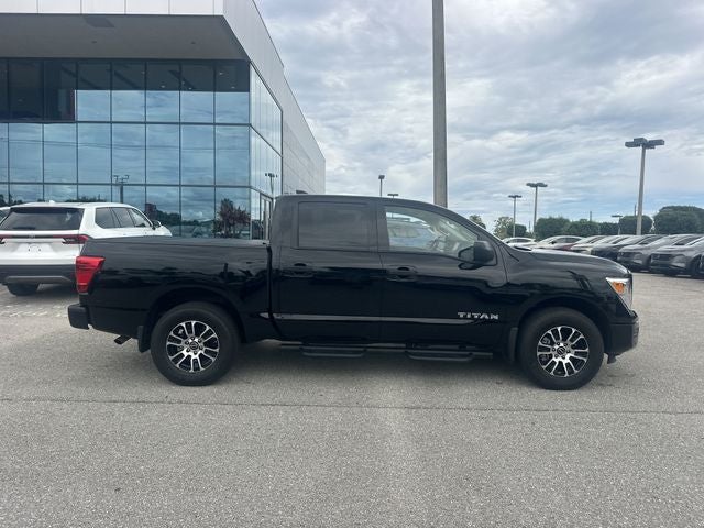 2024 Nissan Titan SV