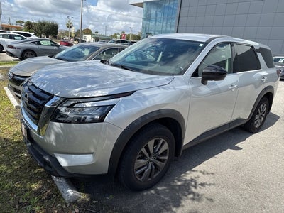 2024 Nissan Pathfinder S