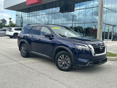 2024 Nissan Pathfinder SV