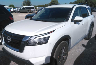 2025 Nissan Pathfinder SV