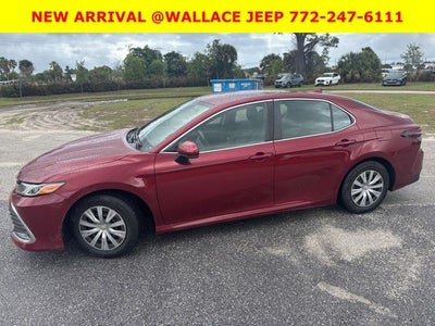 2022 Toyota Camry Hybrid LE